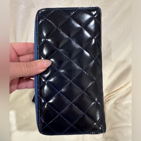 CHANEL CC Patent Leather Zippy Wallet Navy - Picture 2 of 6